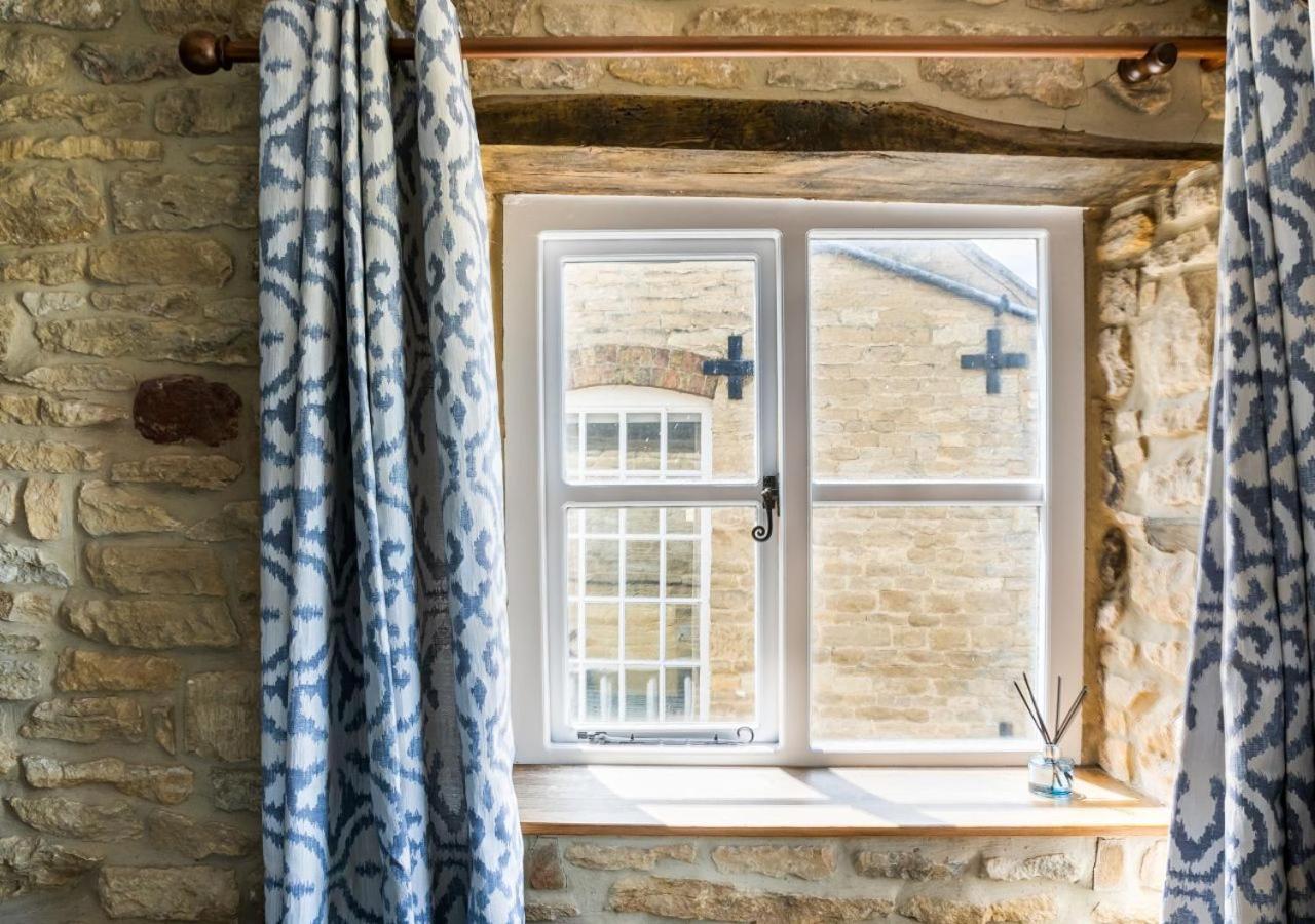 Windsor - Bolthole In The Heart Of Cn! *